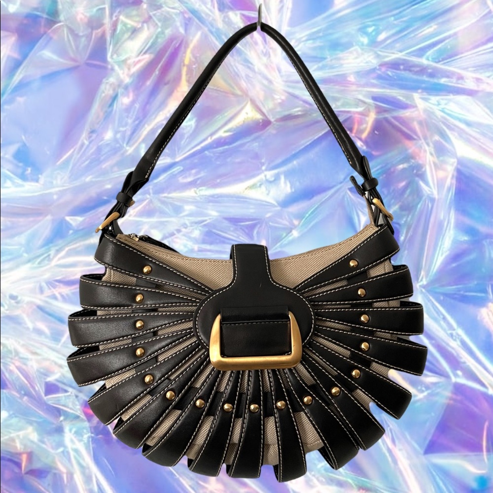 Cute and unique shoulder bag🖤